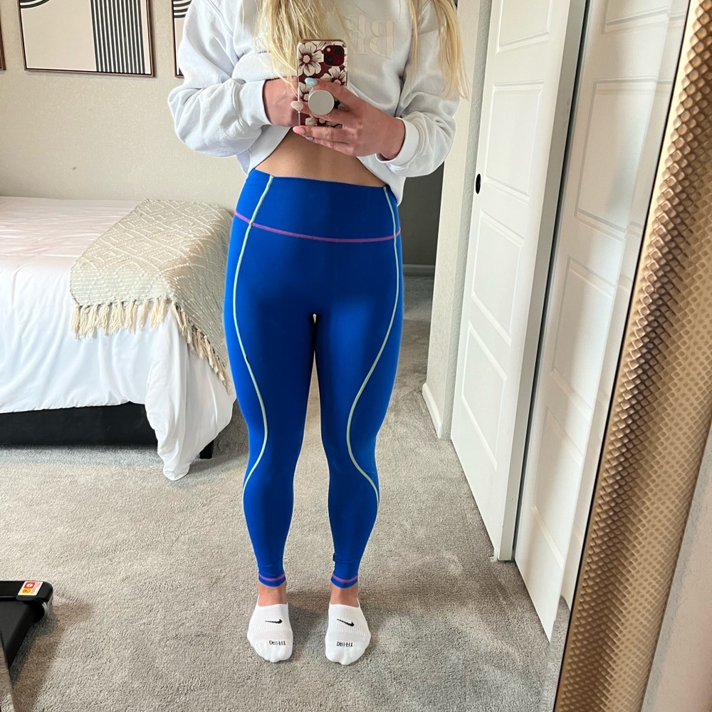 Blue Buff Bunny M leggings